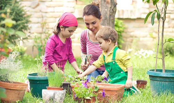 how to gardening with kids